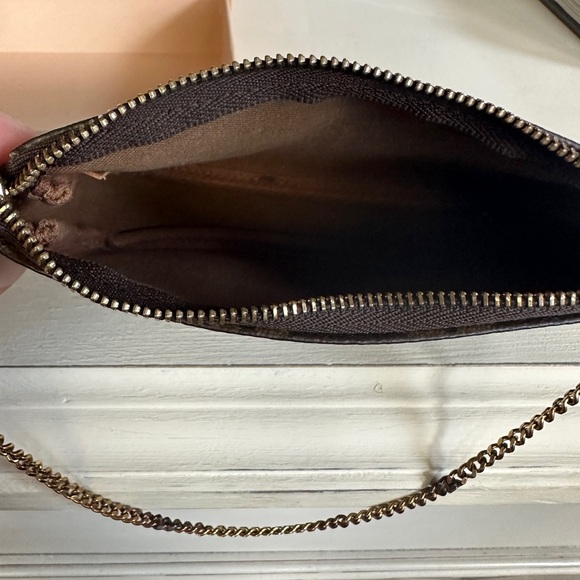 Louis Vuitton Mini Pochette - Picture 5 of 13